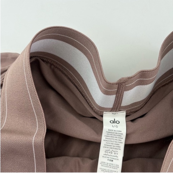 ALO Match Point Short Mushroom Large - Picture 5 of 6